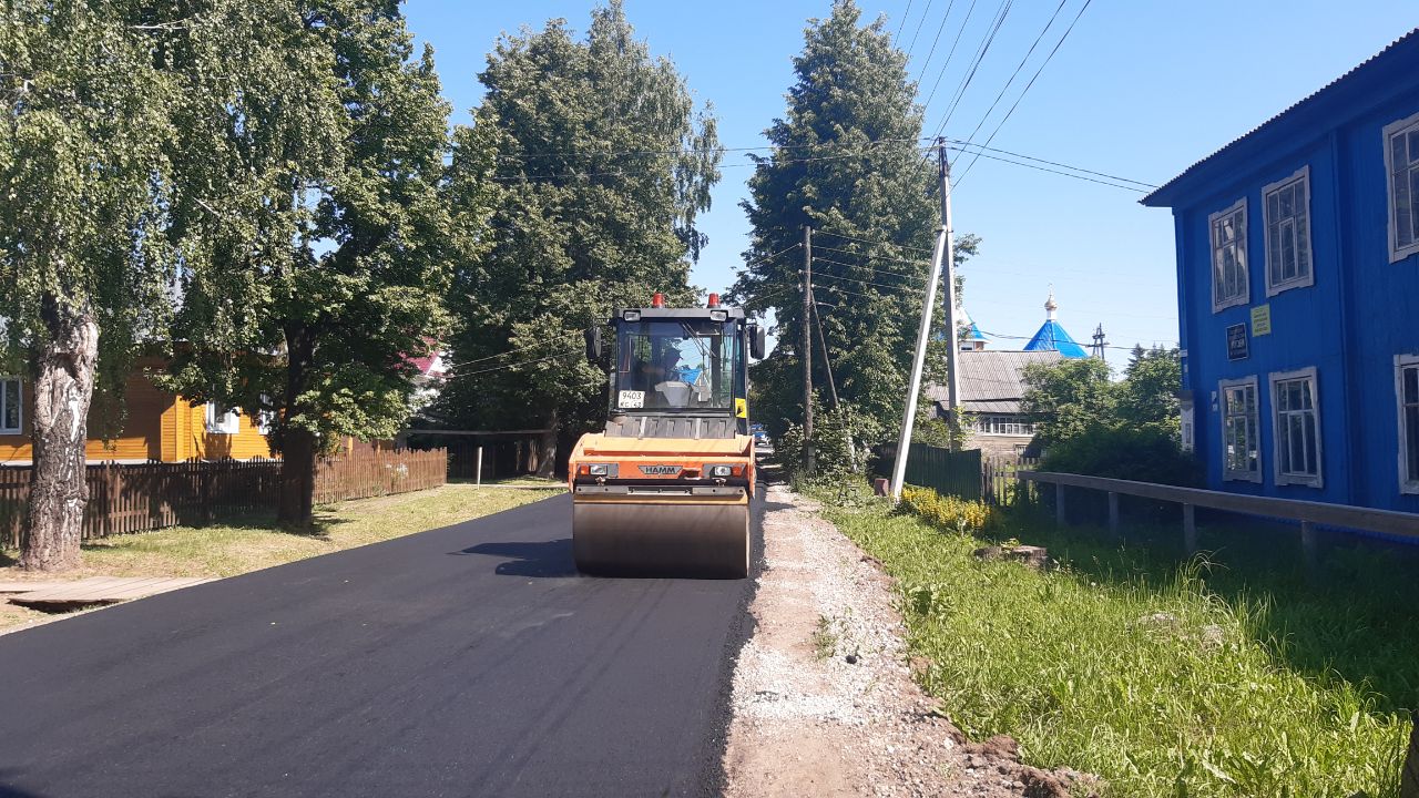 В Кировской области идет ремонт 125 километров дорог за счет «дорожного миллиарда».