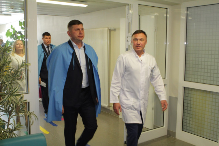 Александр Тихонов навестил бойцов СВО в центре травматологии, ортопедии и эндопротезирования. Александр Тихонов навестил бойцов СВО в центре травматологии, ортопедии и эндопротезирования.
